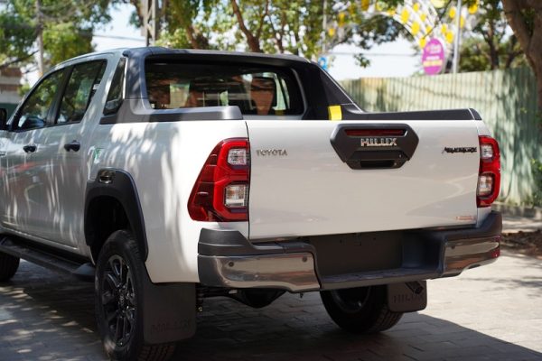 Toyota Hilux 1 Toyota Buon Ma Thuot Ms.Suong 0345605068 4